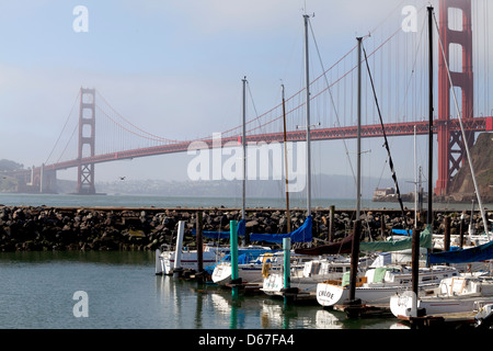 Segelboote angedockt am Horseshoe Bay in Fort Baker, San Francisco, Kalifornien, USA, Nordamerika Stockfoto