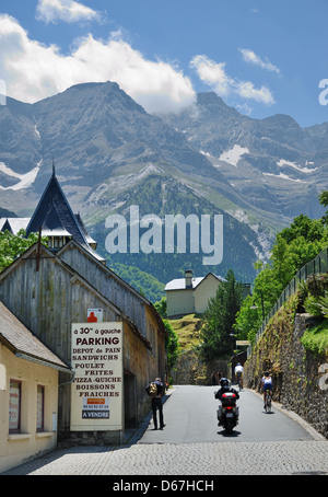 Bergdorf Gavarnie in den Pyrenäen Stockfoto