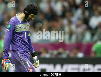 Tschechische Republik Torwart Petr Cech während der UEFA EURO 2012-Viertelfinale Fußball match Tschechien Vs Portugal im Nationalstadion in Warschau, Polen, 21. Juni 2012. Foto: Jens Wolf Dpa (siehe Kapitel 7 und 8 der http://dpaq.de/Ziovh für die UEFA Euro 2012 Geschäftsbedingungen &) +++(c) Dpa - Bildfunk +++ Stockfoto