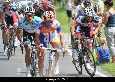 Andre Greipel Team Lotto Belisol (r.) beteiligt sich an der Rasse des deutschen Radsport Turniers in Grimma, Deutschland, 24. Juni 2012. Foto: Hendrik Schmidt Stockfoto