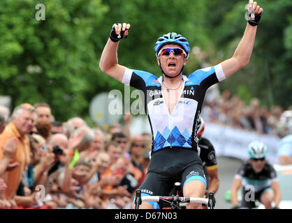 Fabian Wegmann Vom Team Garmin-Barracuda gewinnt das Straßenrennen der deutschen Radsport Turnier in Grimma, Deutschland, 24. Juni 2012. Foto: HENDRIK SCHMIDT Stockfoto