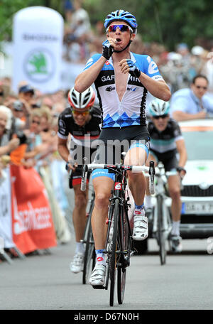 Fabian Wegmann Vom Team Garmin-Barracuda gewinnt das Straßenrennen der deutschen Radsport Turnier in Grimma, Deutschland, 24. Juni 2012. Foto: HENDRIK SCHMIDT Stockfoto