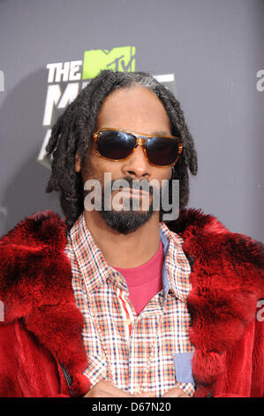 US-Rapper Snoop Lion aka Snoop Dogg kommt bei den 2013 MTV Movie Awards in Sony Bilder Studios in Culver City, Los Angeles, USA, am 14. April 2013. Foto: Hubert Boesl Stockfoto