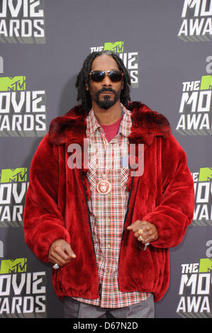 US-Rapper Snoop Lion aka Snoop Dogg kommt bei den 2013 MTV Movie Awards in Sony Bilder Studios in Culver City, Los Angeles, USA, am 14. April 2013. Foto: Hubert Boesl Stockfoto