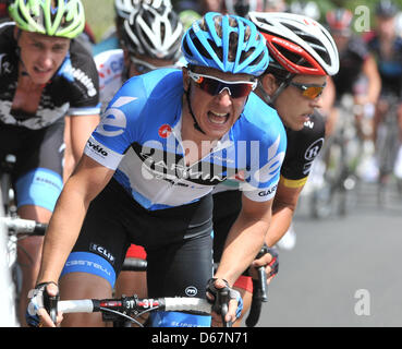 Fabian Wegmann Vom Team Garmin-Barracuda führt das Straßenrennen der deutschen Radsport-Turnier in Grimma, Deutschland, 24. Juni 2012. Foto: HENDRIK SCHMIDT Stockfoto