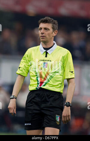 Gianluca Rocchi (Schiedsrichter), 14. April 2013 - Fußball / Fußball: italienische "Serie A" match zwischen AC Milan 1: 1-SSC Napoli im Stadio Giuseppe Meazza in Mailand, Italien. (Foto von Maurizio Borsari/AFLO) Stockfoto