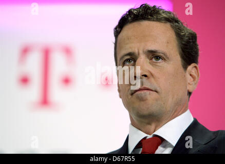 (DATEI) Ein Archivfoto vom 3. März 2008 zeigt Telekom Manager Philipp Humm auf der CeBIT in Hannover. Deutsche Telekom verliert ihre prominenteste Person. Philipp Humm, CEO von T-Mobile USA, ist nach Angaben des Unternehmens am 27. Juni 2012 abfinden. Humm will neue Träger Herausforderungen außerhalb der Deutschen Telekom und näher bei seiner Familie, die in Europa übernachtet werden. Foto: Stockfoto