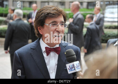 Belgien Premierminister Elio Di Rupo kommt auf dem Europäischen Gipfel in Brüssel, Belgien, 28. Juni 2012. Leiter der Staaten wird versuchen, eine überzeugende Antwort auf die Schuldenkrise während des Gipfels findet am 28. und 29. Juni liefern. Berichte sagen, dass die europäischen Staats-und Regierungschefs in Brüssel am 28. Juni 2012 zu einem zweitägigen Gipfel versammelt waren, die mit hohe Erwartungen konfrontiert ist bu Stockfoto