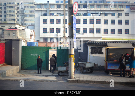 Peking, China - April 2: Ansicht außerhalb der Baustelle im Zentrum von Peking auf 2. April 2013. Stockfoto