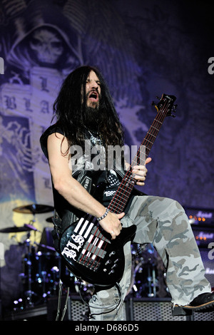 John "JD" DeServio Black Label Society führt auf der Bühne das Air Canada Centre als Unterstützung für Judas Priest EPITAPH Tour. Stockfoto