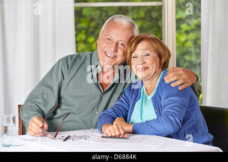 Porträt des alten senior Brautpaar in einem Altersheim Stockfoto