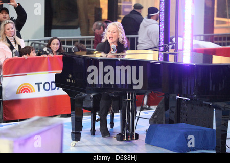 Carole King führt auf "Heute" im Rahmen der Konzertreihe Toyota am Rockefeller Center New York City, USA Stockfoto