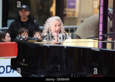 Carole King führt auf "Heute" im Rahmen der Konzertreihe Toyota am Rockefeller Center New York City, USA - 22.11.11 Stockfoto