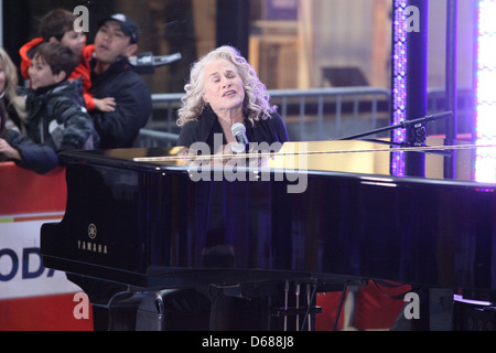 Carole King führt auf "Heute" im Rahmen der Konzertreihe Toyota am Rockefeller Center New York City, USA Stockfoto