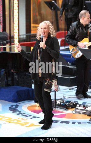 Carole King führt auf "Heute" im Rahmen der Konzertreihe Toyota am Rockefeller Center New York City, USA - 22.11.11 Stockfoto