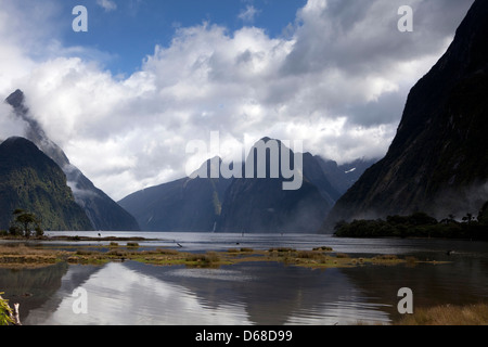 Eine Ansicht von Milford Sound auf der Südinsel Neuseelands Stockfoto