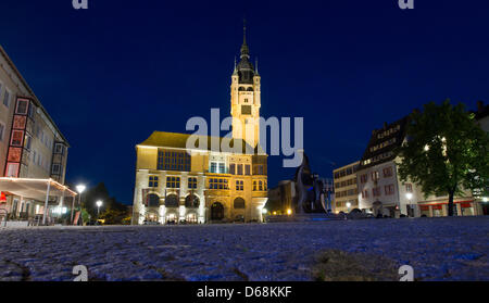 (DATEI) Eine Archivfoto vom 23. Mai 2012 zeigt Rathaus in Dessau-Roßlau, Deutschland. Foto: Jens Wolf Stockfoto