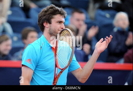 Frankreichs Gilles Simon spielt gegen Deutschlands Haas beim ATP World Tour 500 Turnier am Rothenbaum in Hamburg, Deutschland, 18. Juli 2012. Foto: Angelika Warmuth Stockfoto