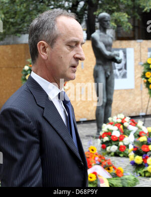 Ehemaliger polnischer Botschafter in Deutschland Janusz Reiter hält eine Rede bei einer Festveranstaltung anlässlich der 68. Jahrestag der 1944-Attentat auf Adolf Hitler im Bendlerblock in Berlin, Deutschland, 20. Juli 2012. Der Bendlerblock diente als Hauptquartier der Wehrmacht Offiziere, die den 20 Juli Plot gegen Adolf Hitler durchgeführt. Foto: WOLFGANG KUMM Stockfoto