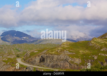 Malerische Berglandschaft auf Lofoten in Norwegen Stockfoto