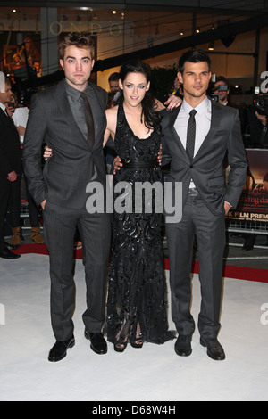 Robert Pattinson, Taylor Lautner, Kristen Stewart Twilight Saga: Breaking Dawn: Teil 1-Film-Premiere im Westfield - statt Stockfoto