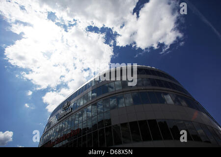 Blick auf das Bürogebäude "The Squaire" am Flughafen in Frankfurt Am Main, Deutschland, 22. Juli 2012. Im Gebäude befinden sich Geschäfte, Hotels und Firmen. Foto: Fredrik von Erichsen Stockfoto