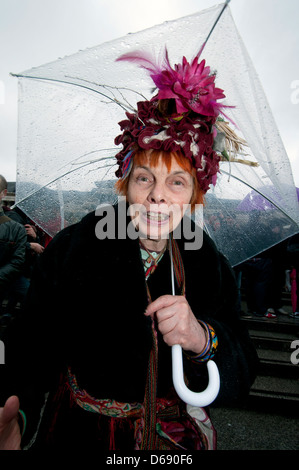 Thatchers Erbe und extravagante Zustand Begräbnis-Vorbereitungen auf dem Trafalgar Square protestieren. Stockfoto