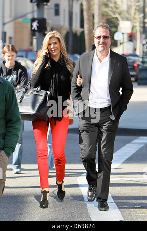 Real Housewives of Orange County star Alexis Belli und ihr Mann Jim Belli, Weihnachts-shopping in Beverly Hills Los Stockfoto