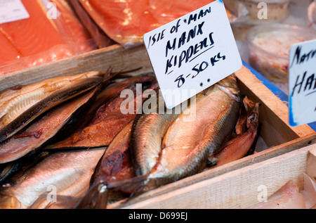 Manx Bückling in Holzkiste Stockfoto