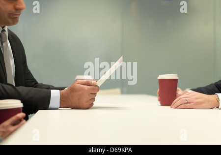 Geschäftsmann mit Tablet-PC Stockfoto