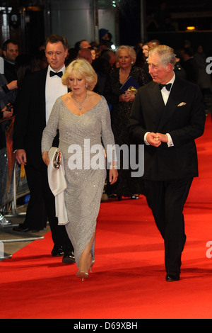 Camilla Herzogin von Cornwall und Charles Prince Of Wales Royal Film Performance: Hugo in D im Odeon Leicester Square Stockfoto