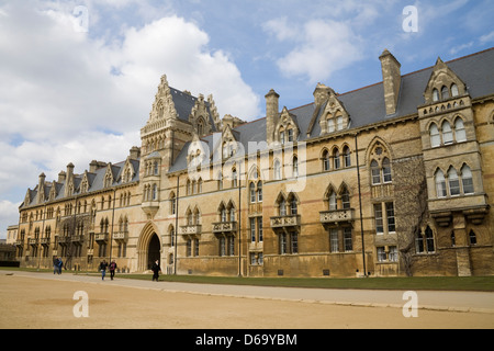 Oxford Oxfordshire Wiese Gebäude main Wiese Tor Eingang des Christ Church College und Kathedrale aus Breiten Spaziergang eine der Oxford colleges Stockfoto