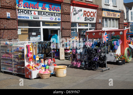 Geschäfte in Walton auf ganz blöd, Essex, England Stockfoto