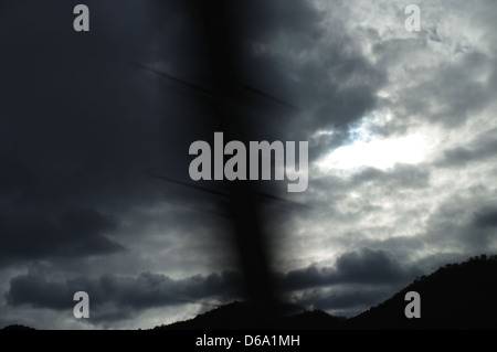 Ein Bild, das eine beschädigte inode darstellt und die Datenbeschädigung in Dateisystemen symbolisiert. Die Abbildung zeigt ein technisches Problem bei der digitalen Speicherung. Stockfoto