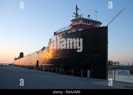 DAMPFSCHIFF WILLIAM G. MATHER FRACHTER SEEMUSEUM WATERFRONT KAI DOWNTOWN CLEVELAND OHIO USA Stockfoto