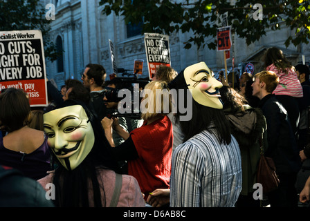 Demonstranten tragen V For Vendetta Maske, London Stock Exchange zu besetzen. Stockfoto