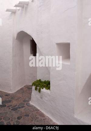 Die Front eines typischen Hauses in Binebecca Menorca Stockfoto