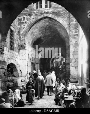 Jerusalem (El-Kouds). Siebte Station, Tor der Gerechtigkeit, um 1900 Stockfoto
