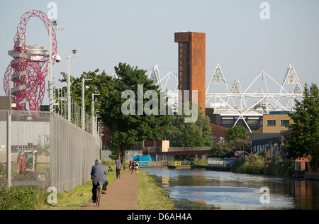 London, Vereinigtes Königreich, Ansicht von Hackney Wick zum Olympiapark im Londoner East End Stockfoto