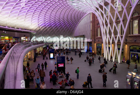 London, Vereinigtes Königreich, Dach-Neubau in der Kings Cross Station Stockfoto