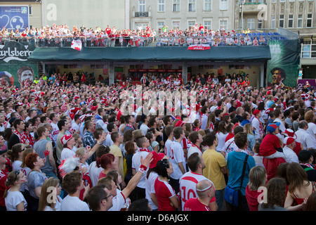 Posen, Polen, Fanmeile am Plac Wolnosci beim Spiel öffnen Stockfoto