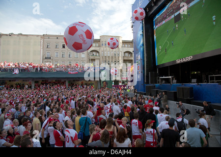 Posen, Polen, Fanmeile am Plac Wolnosci beim Spiel öffnen Stockfoto