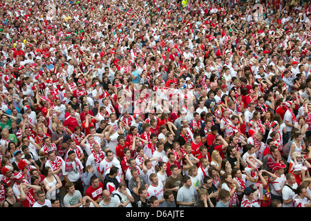 Posen, Polen, Fanmeile am Plac Wolnosci beim Spiel öffnen Stockfoto