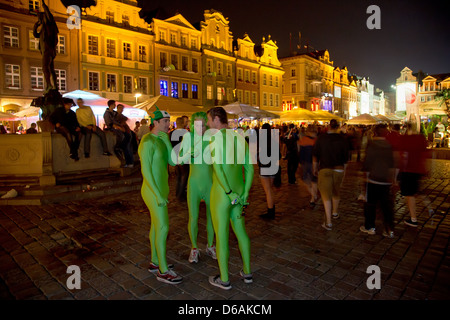 Posen, Polen, irische Fußball-Fans in Stary Rynek Stockfoto