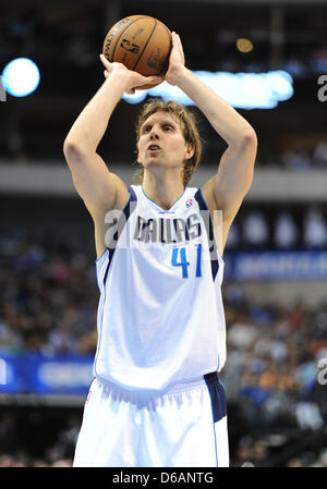 15. April 2013: Dallas Mavericks power forward Dirk Nowitzki #41 bei einem NBA-Spiel zwischen den Memphis Grizzlies und den Dallas Mavericks das American Airlines Center in Dallas, TX Memphis besiegte Dallas 103-97 Stockfoto