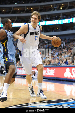 15. April 2013: Dallas Mavericks power forward Dirk Nowitzki #41 bei einem NBA-Spiel zwischen den Memphis Grizzlies und den Dallas Mavericks das American Airlines Center in Dallas, TX Memphis besiegte Dallas 103-97 Stockfoto