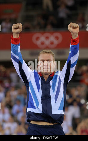 Goldmedaillen-Gewinner Chris Hoy aus Großbritannien feiert nach Keirin-Finale der Männer während der London 2012 Olympische Spiele Track Cycling Wettbewerb, London, Großbritannien, 7. August 2012. Foto: Christian Charisius dpa Stockfoto