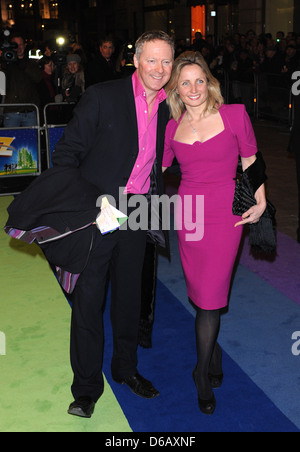 Rory Bremner und Gast "The Wizard of Oz" drücken Nacht im Palladium Theatre - Ankünfte statt. London, England - 01.03.11 Stockfoto