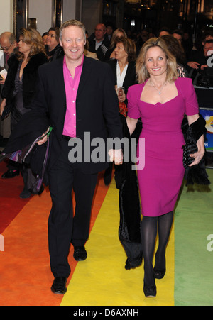 Rory Bremner und Gast "The Wizard of Oz" drücken Nacht im Palladium Theatre - Ankünfte statt. London, England - 01.03.11 Stockfoto