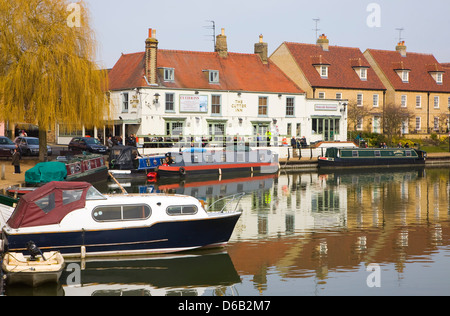 Cutter Inn Pub direkt am Fluss Ouse Wasser in Ely, Cambridgeshire, England Stockfoto